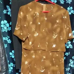 ✨美品☆お洒落な柄合いのワンピース、花柄プリント入り