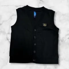 黒いVネックベスト（ボタン付き）