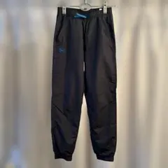 UNDER ARMOUR 黒 ウインドブレーカー