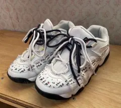 FILA フィラ バリケード スニーカー 白 ホワイト XT テーピーテープ