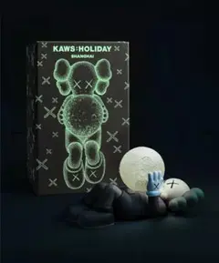 Kaws カウズ HOLIDAY SINGAPORE Fan 扇子 ช้อป Kaws Holiday Singapore Fanของแท้ที่ SASOM