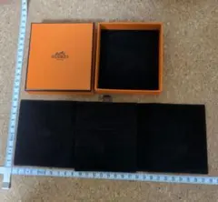 HERMES 　エルメス　アクセサリー空箱　スエード調台座付きのサムネイル