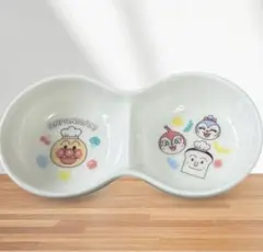 【非売品・すかいらーく】アンパンマン 二つ仕切りプレート お皿