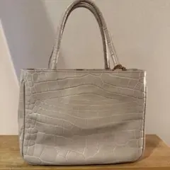 FURLAクロコダイル風　薄ピンク バッグ