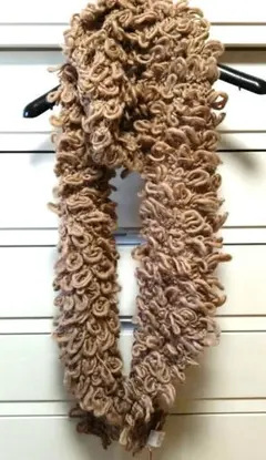 T.H.D La maison ベージュ マフラー　毛100%未使用