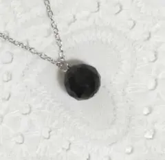 黒ヒスイのネックレス　シルバー　天然石　希少石　ペンダント　翡翠