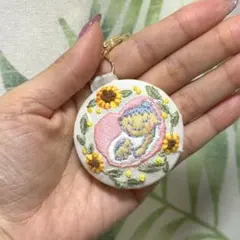 お守りマタニティマーク｜手刺繍｜お守りチャーム｜出産祝い・妊婦さんギフト