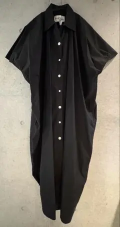 NOMA t.d. コクーンシルエット シャツワンピース ブラックのサムネイル