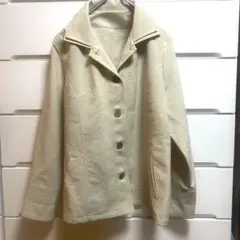 ベージュ ボタン付きジャケット　春物アウター　羽織りもの　婦人　美品