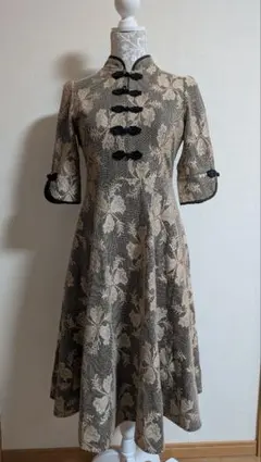 花柄刺繍 半袖ひざ丈チャイナワンピース