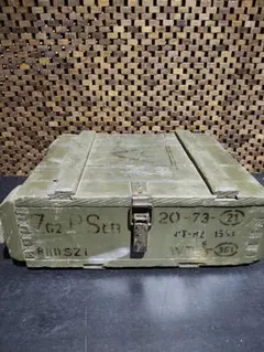 アメリカ軍の「155mm榴弾砲用 装薬（プロペラント）コンテナ」 アメリカ軍の「155mm榴弾砲用 装薬（プロペラント）コンテナ」 - メルカリ
