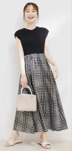 美品　vis リブニットドッキングフレアワンピース