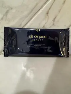 クレドポーボーテ タンクッションエクラ　ルミヌ オークル10 ファンデーション