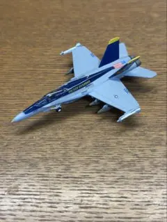 ホーガン F/A-18C #300 Golden Dragons 1/200 - メルカリ