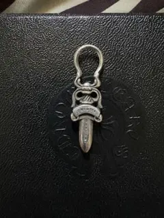 CHROME HEARTS ダガー ペンダントトップ - メルカリ