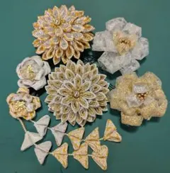 ゴールド＆シルバーの髪飾り✽つまみ細工　髪飾り