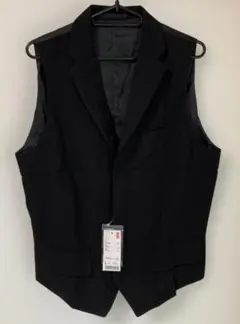 新品　UNIQLO　モノトーンデザインベスト　L　ブラック