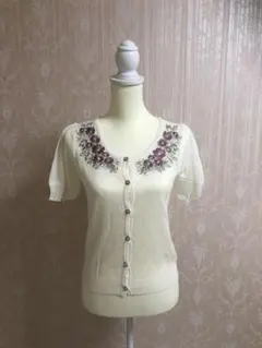 花刺繍半袖ニットカーディガン　Mサイズ