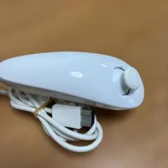 【匿名　送料無料】447-10家庭用ゲーム機　任天堂Wiiヌンチャクホワイト