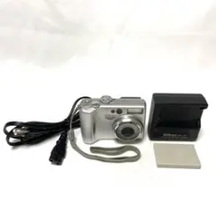 Nikon Coolpix 5200 シルバー【充電器付】 Nikon Coolpix 5200 シルバー【充電器付】