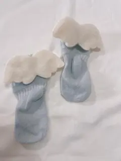 ベビー　靴下　グレー羽付き