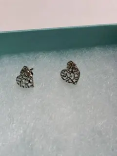 Tiffany & Co. ハートピアス　オリーブリーフ