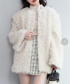 ホワイトファーコート　chico