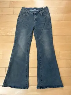 ダークブルーブーツカットデニム