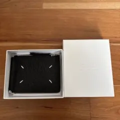 美品 メゾン マルジェラ 二つ折り 財布 コンパクト ウォレット 箱付 タグ付き