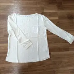 HUMAN WOMAN クリーム色 長袖Tシャツ