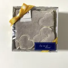 FURLA ハート刺繍 ハンカチ
