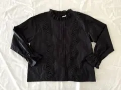 【新品:GLOBAL WORK】黒刺繍レーストップスフリルシャツ120cm