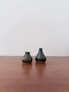 ちいさな花器2個セット　陶器製
