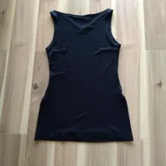 黒のノースリーブチュニック