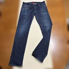 UNIQLOダークブルー ストレートジーンズ