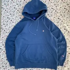 ＠*ラ様 【Champion】刺繍ロゴ　メンズパーカー　XL ブルー　古着　短丈