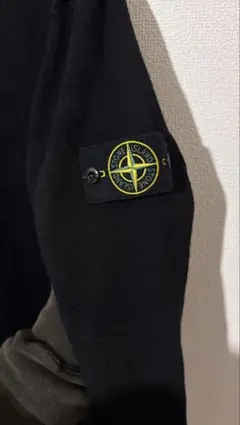 美品✨STONE ISLAND ストーンアイランド　ニットのサムネイル