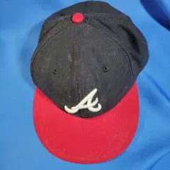 アトランタ・ブレーブス ベースボールキャップ 濃紺✕赤59.6cm