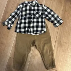 80サイズ　黒白チェックシャツとベージュパンツ