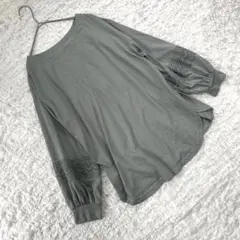 【アースミュージック】（F）刺繍カットソー ミントグリーン 長袖 とろみ感