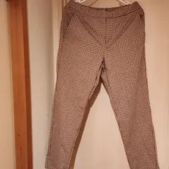 ベージュ スラックス