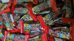 1本70円 BE-KIND Minis ダークチョコレート＆アーモンド 150本のサムネイル