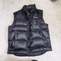 MONCLER ブラック ダウンベスト