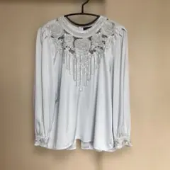 レディースレースとビーズ刺繍入りブラウス　長袖　9号ー11号