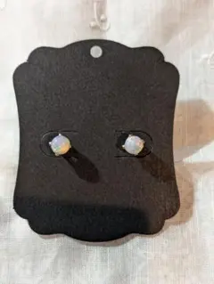 ヴィンテージ〜アンティークオパールガラスの一粒ピアス(14kgf)