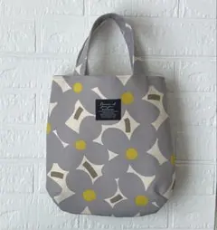 しずく型トートバッグ＊北欧風花柄・ライトグレー