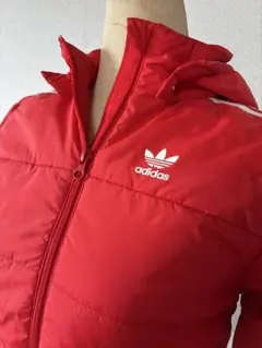 子ども130センチ　adidas フード付き レッドダウンコート