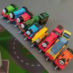 中古】きかんしゃトーマス 木製レール・ミニカー・車両 おまとめセット