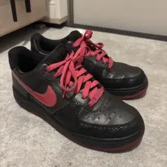 ブラック スニーカー