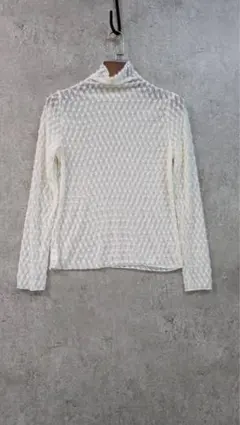 ★新品　レース調カットソー　透け感あり　フェミニンな装いに♪